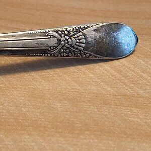 WM Rogers IS Silverplate Spoon Beloved Pattern Floral Design 6" Vintage Flatware